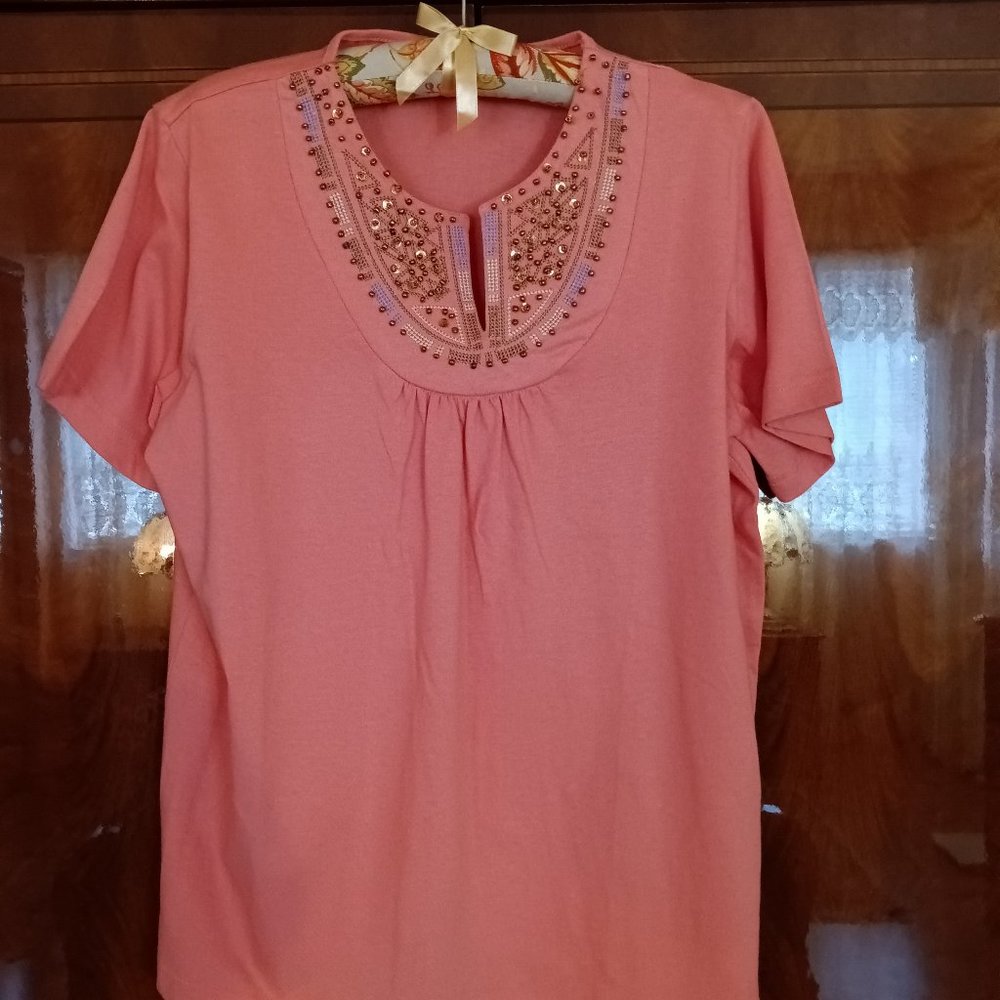 Top w/ Ornament - Size M